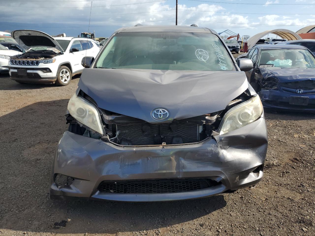 2011 Toyota Sienna Le - Фото 5