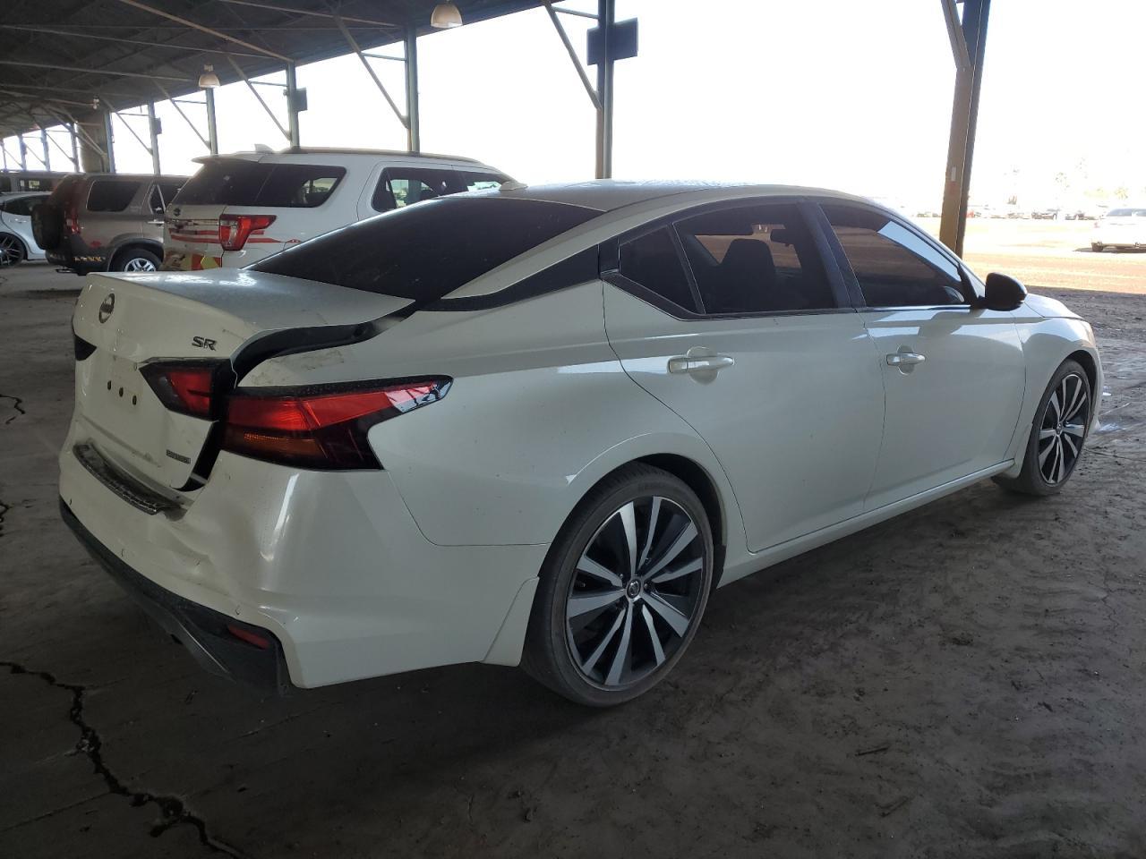 2022 Nissan Altima Sr - Image 3