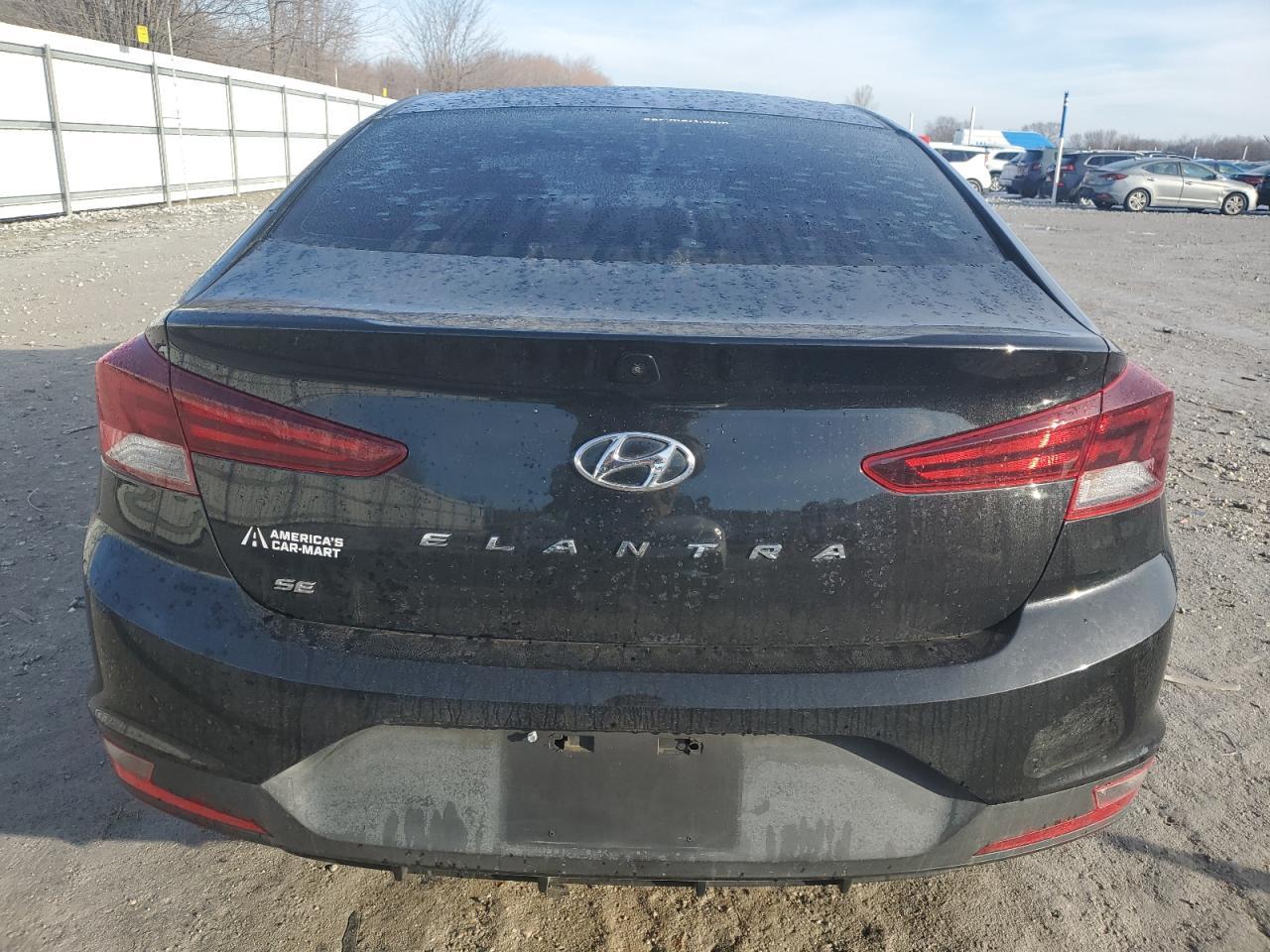 2019 Hyundai Elantra Se - Image 6