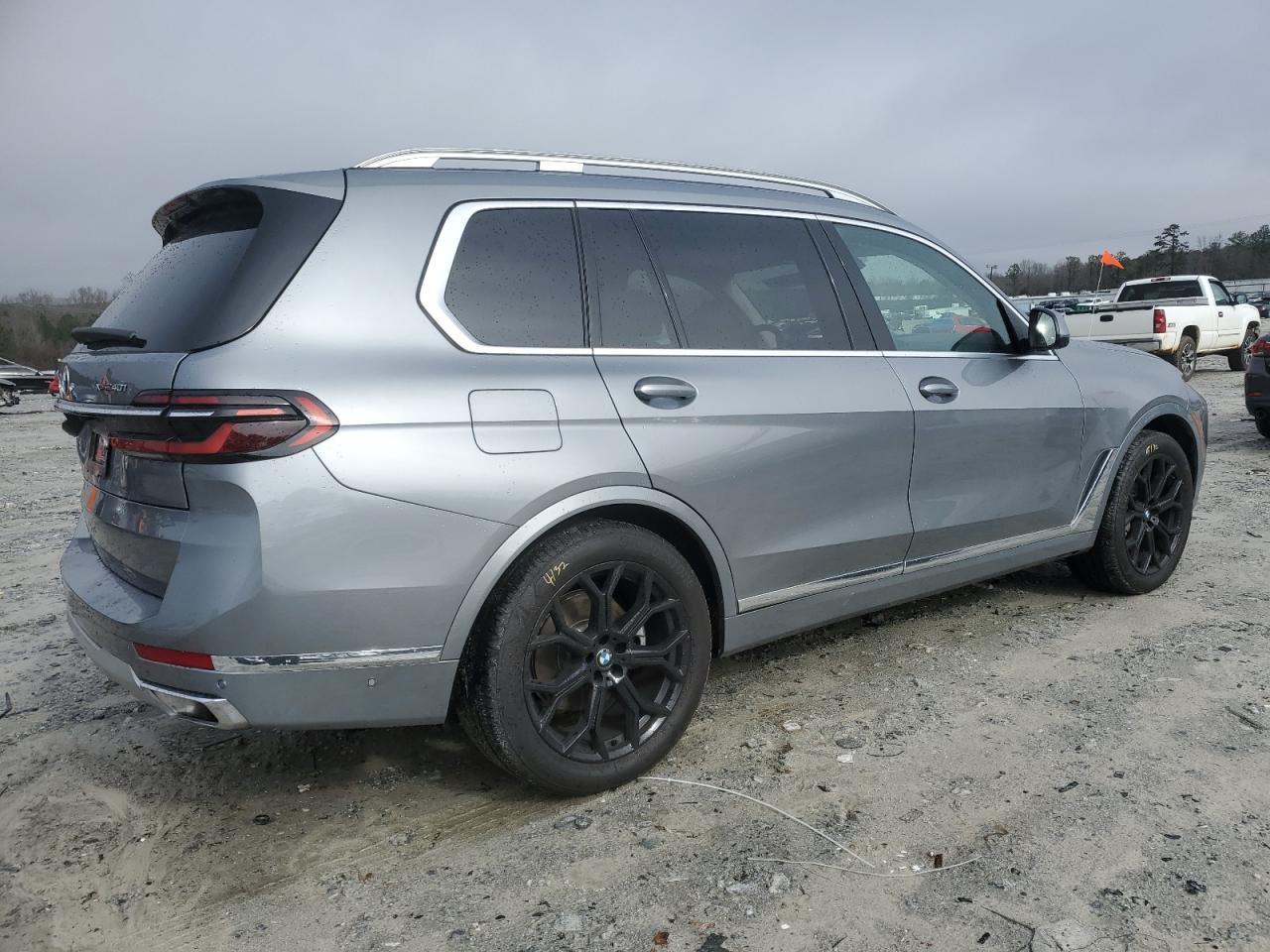 2024 BMW X7 xDrive40I - Image 3