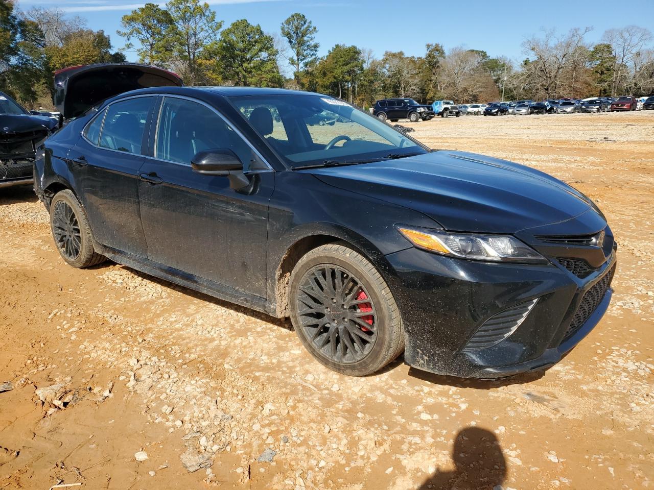 2020 Toyota Camry Se - Фото 4