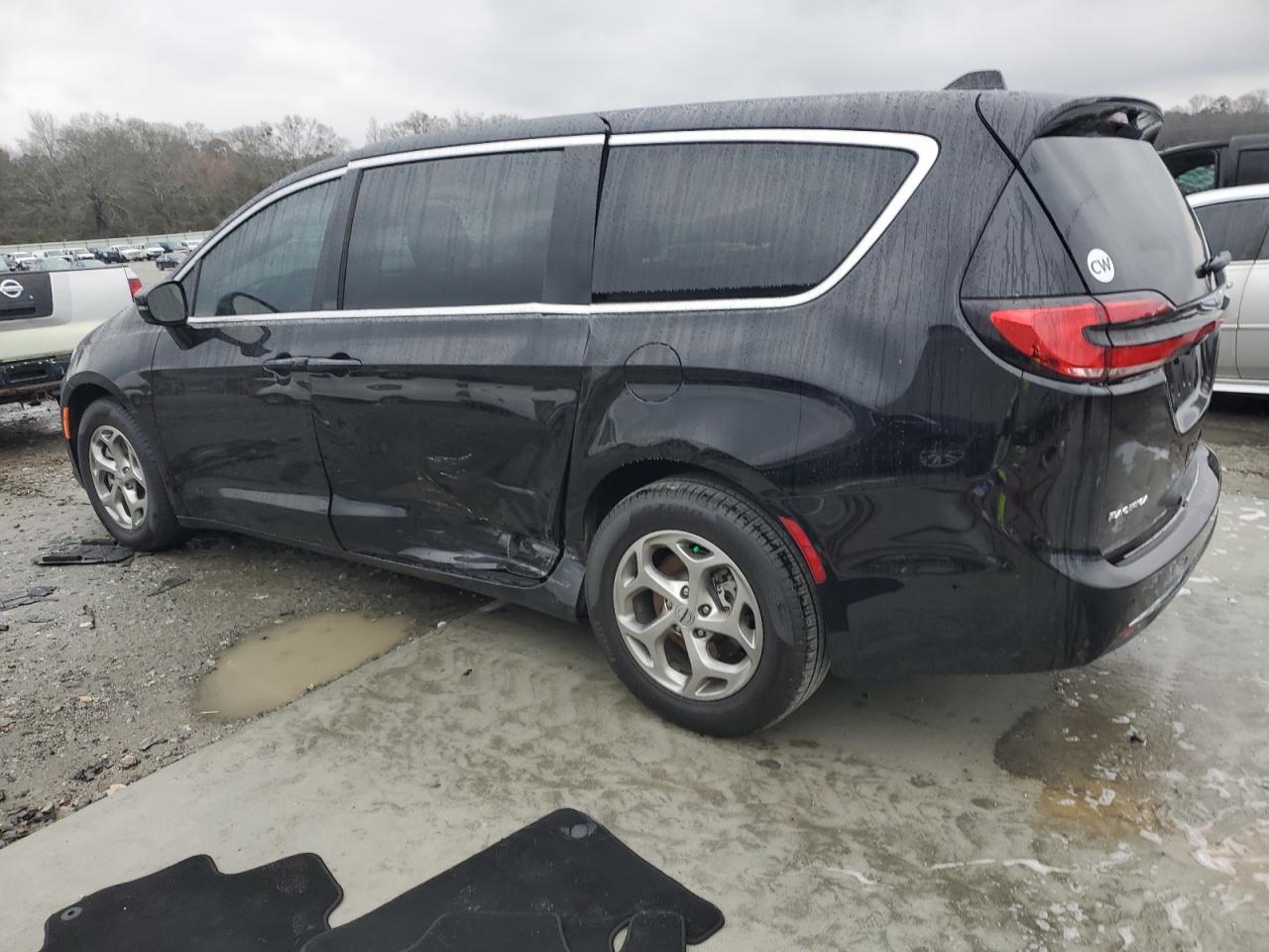 2024 Chrysler Pacifica Limited - Image 2