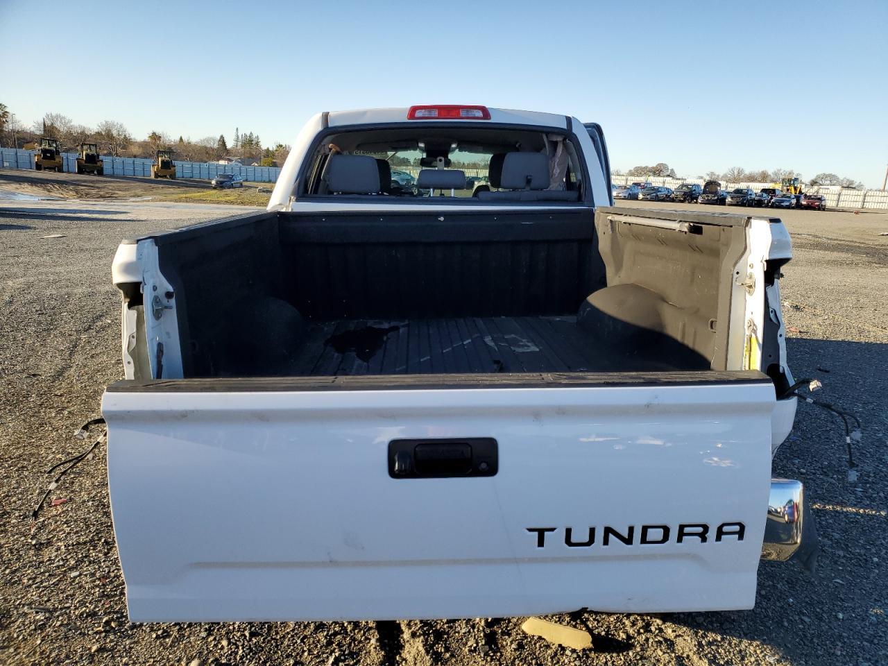 2014 Toyota Tundra Crewmax Sr5 - Image 6