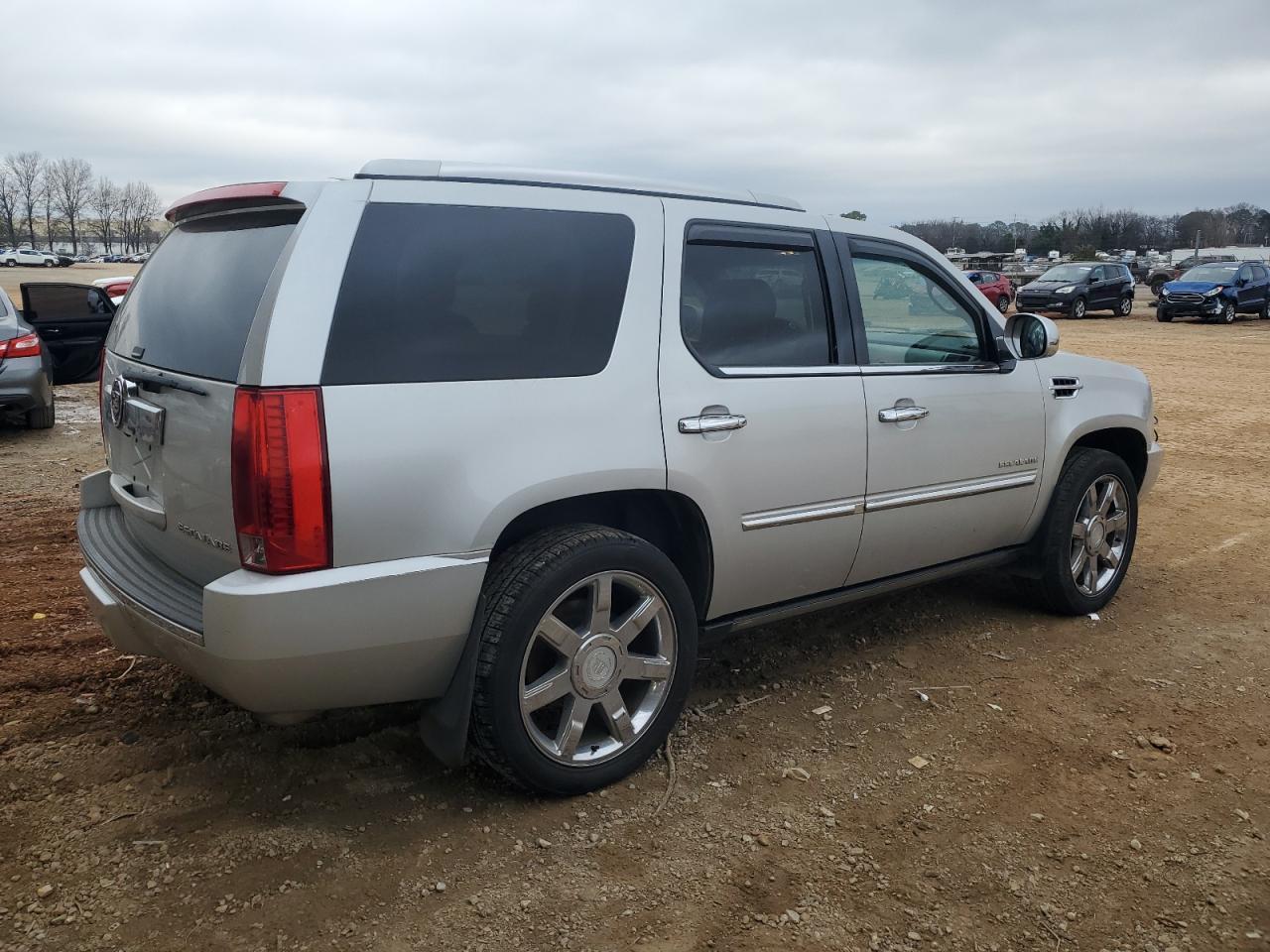 2011 Cadillac Escalade Premium - Фото 3