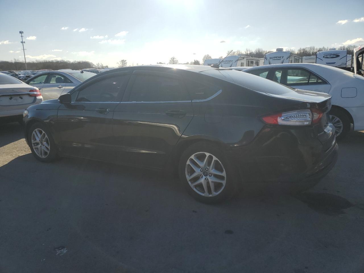 2015 Ford Fusion Se - Фото 2