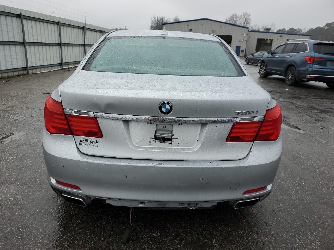2012 BMW 750 Xi - Image 6
