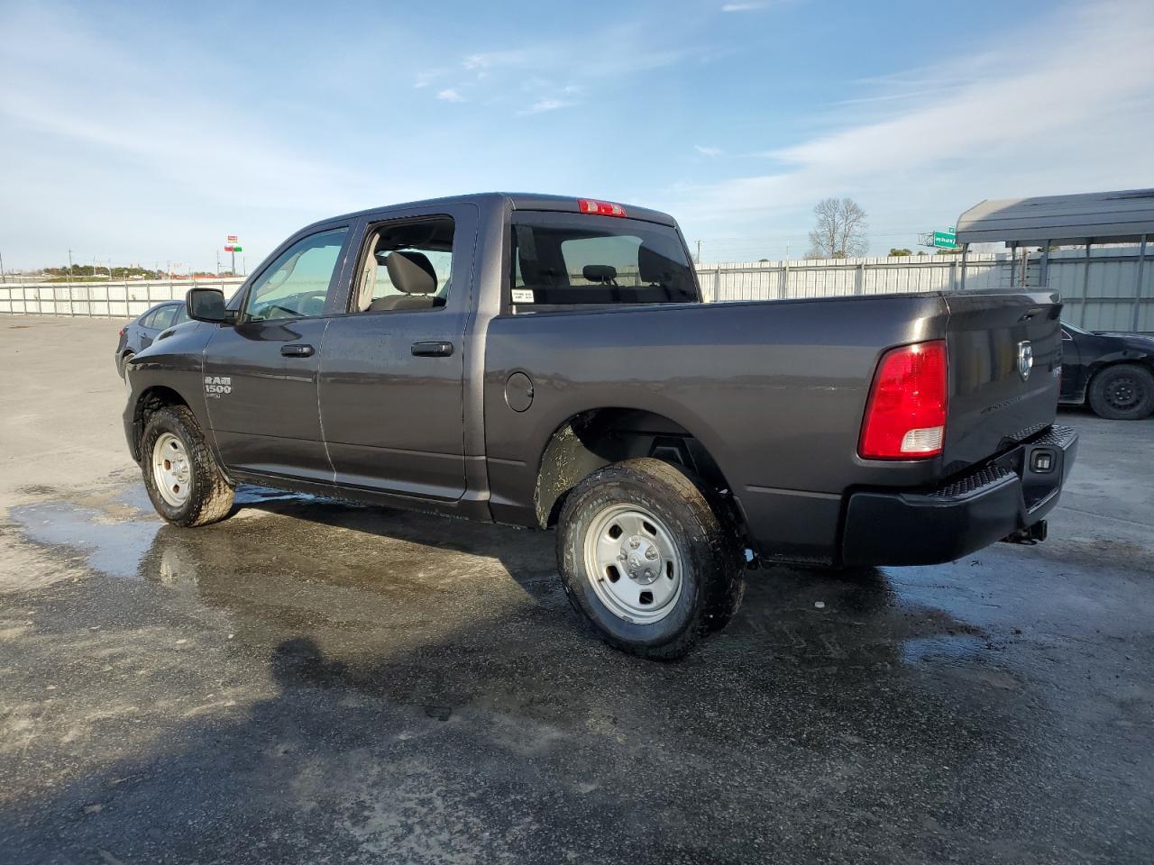 2021 Ram 1500 Classic Tradesman - Фото 2
