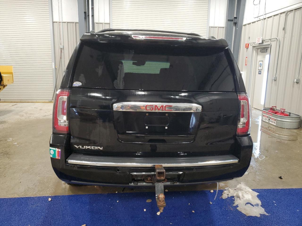 2018 GMC Yukon Denali - Image 6