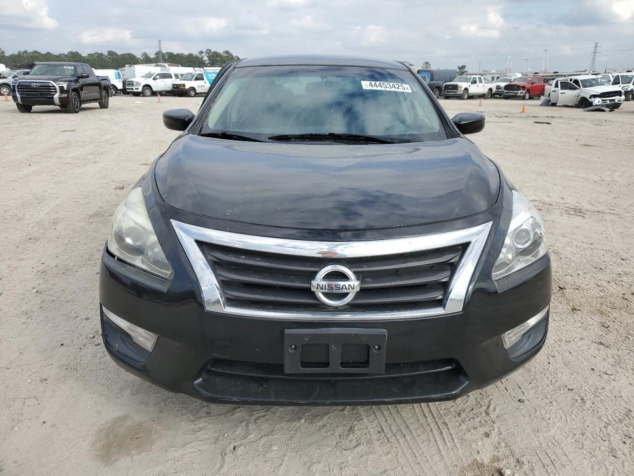 2013 Niss Altima 2.5 - Image 5