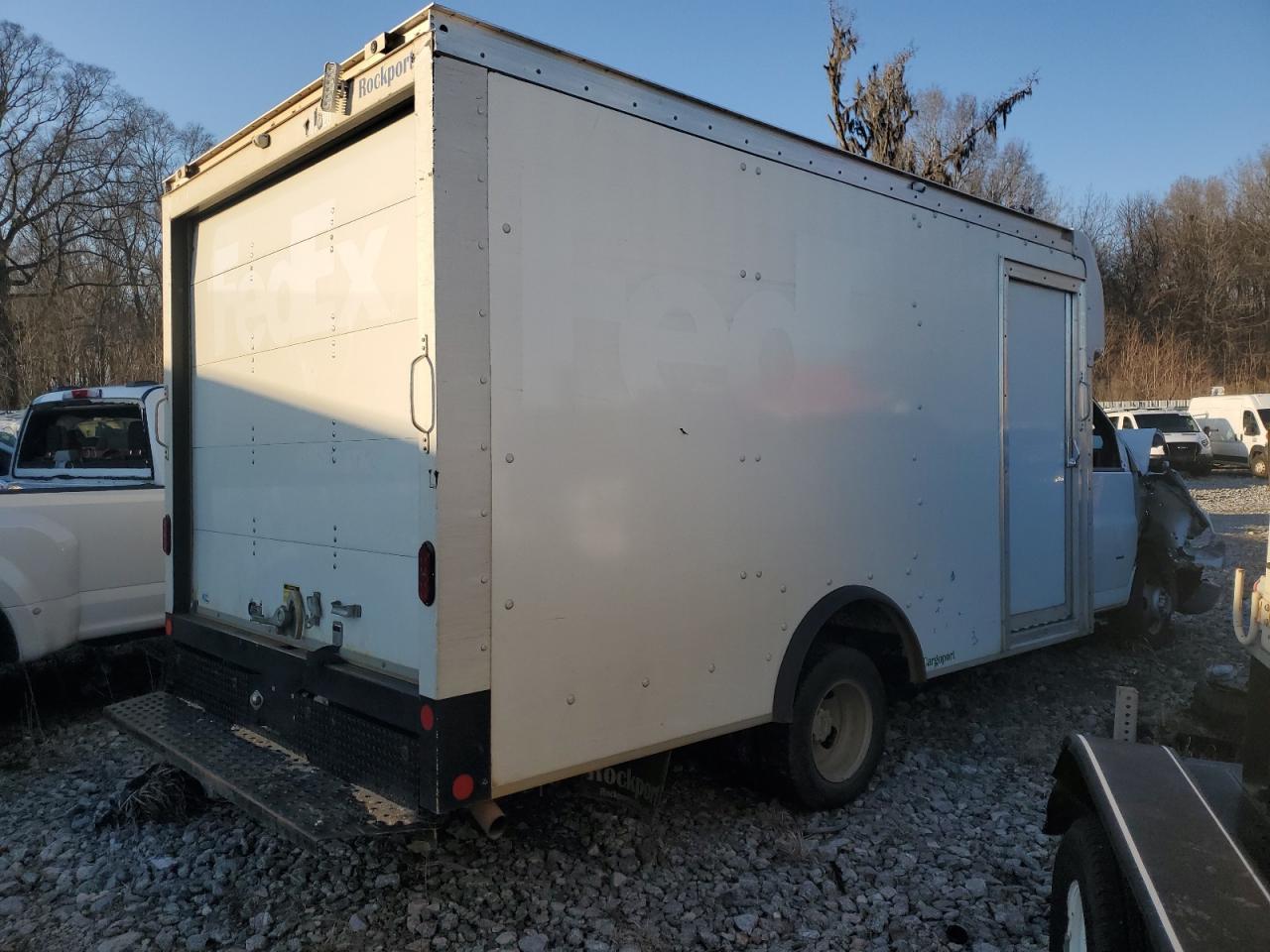 2022 Chevrolet Express G3500 - Фото 3