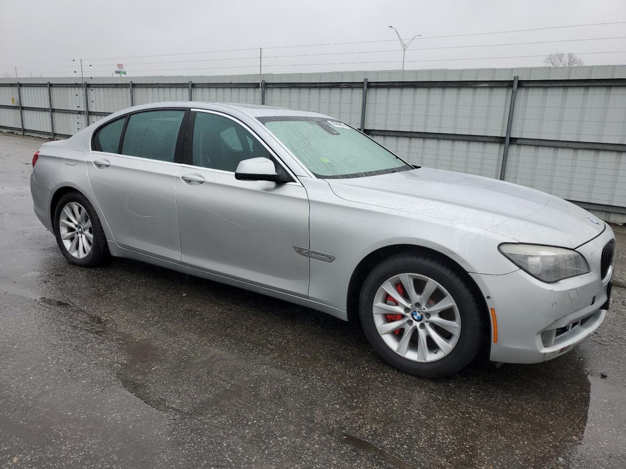 2012 BMW 750 Xi - Image 4