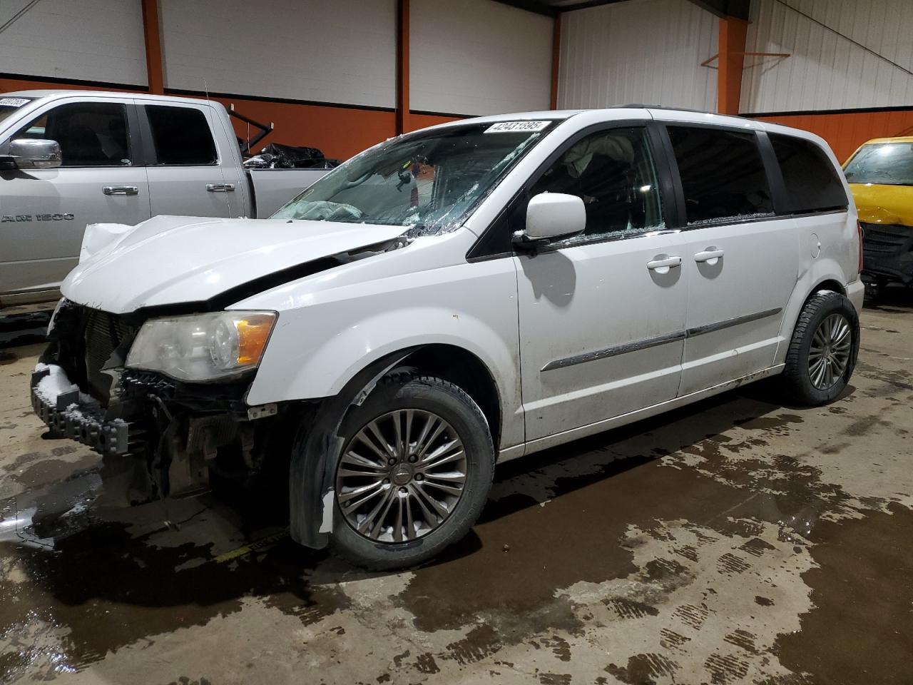 2014 Chrysler Town & Country Touring L
