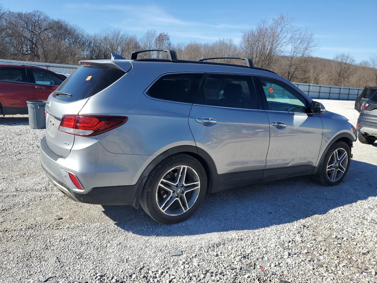 2017 Hyundai Santa Fe Se Ultimate - Image 3