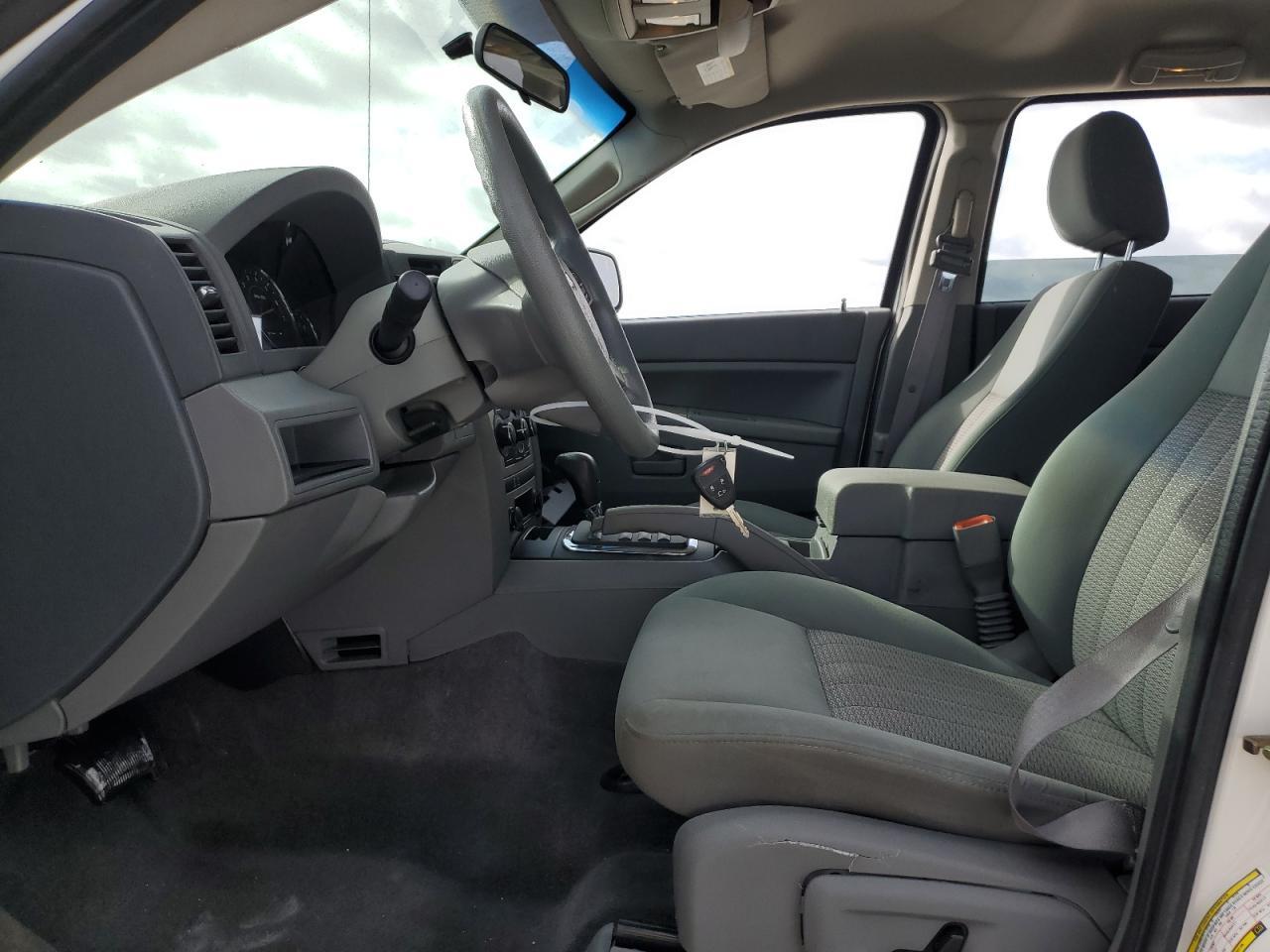 2007 Jeep Grand Cherokee Laredo - Image 7