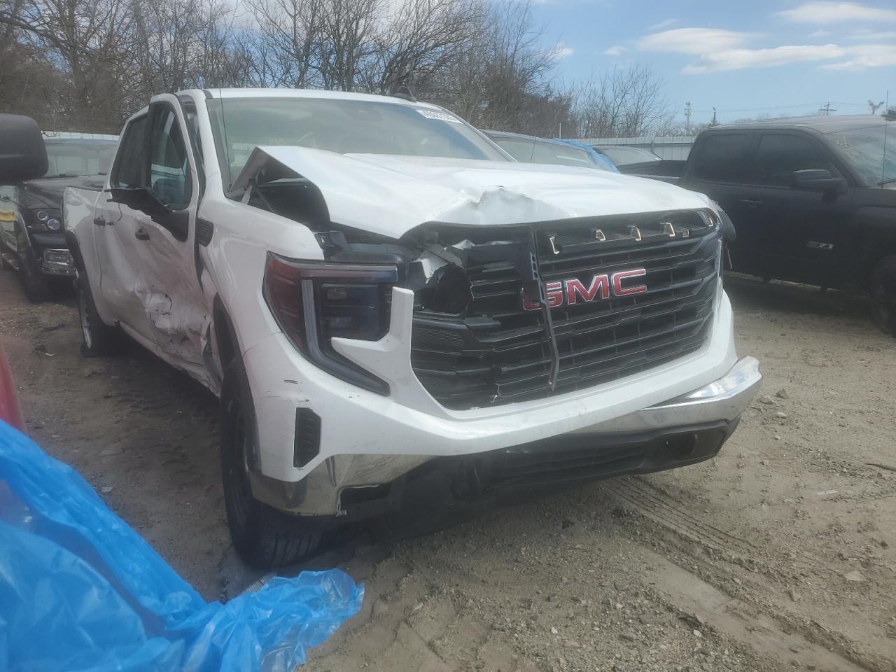 2024 GMC Sierra K1500 - Image 4