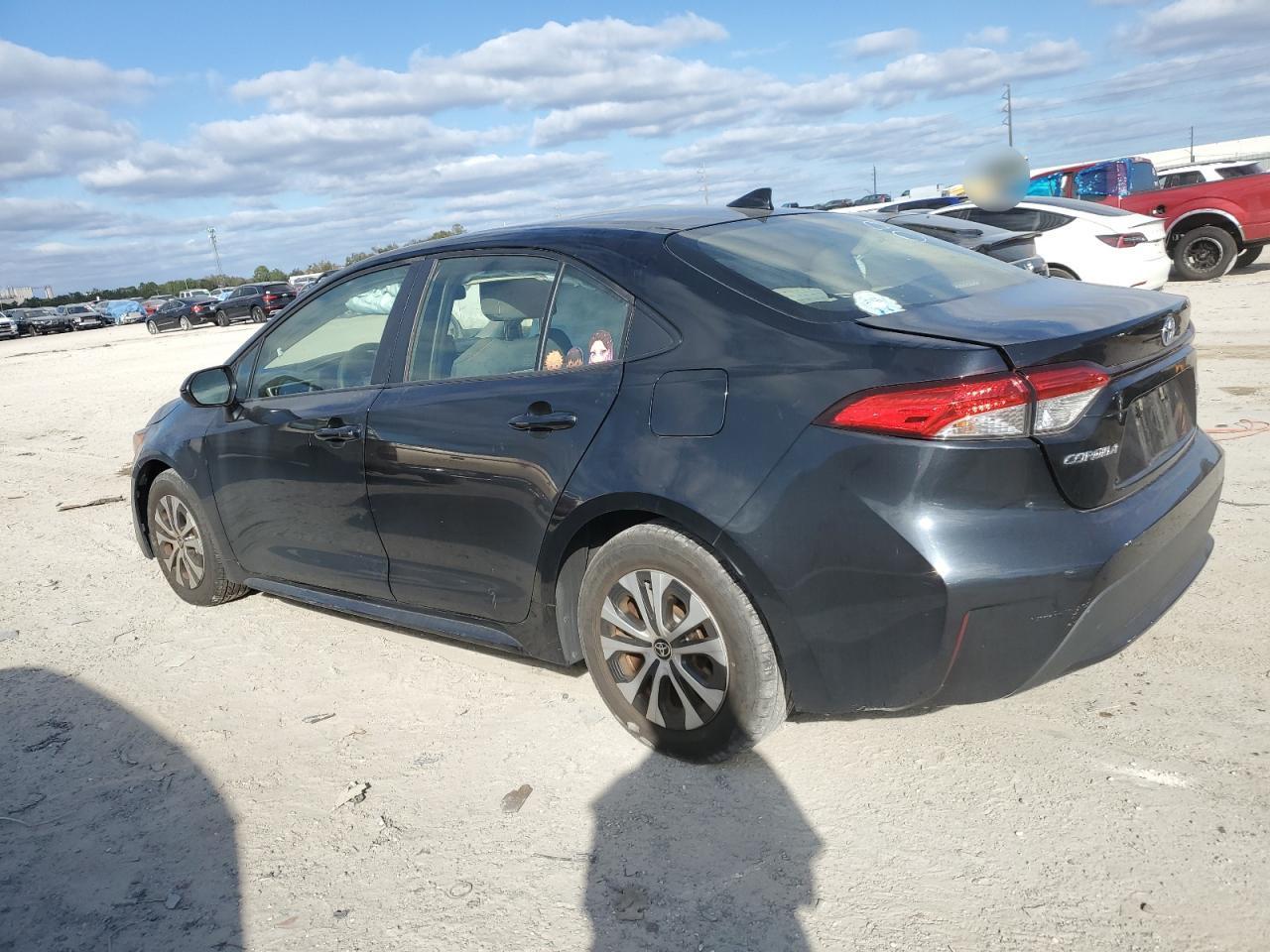 2022 Toyota Corolla Le - Image 2