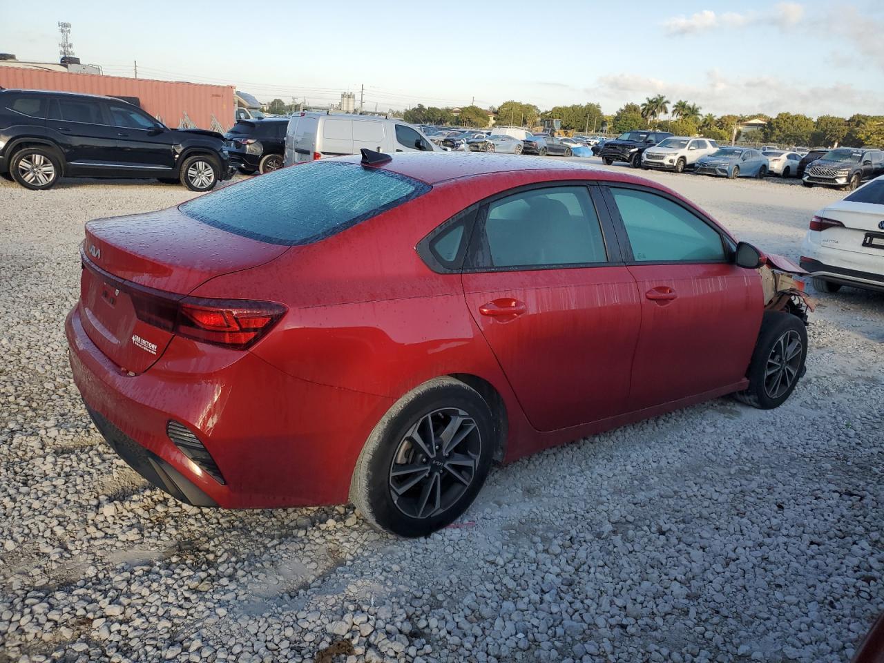 2022 Kia Forte Fe - Фото 3