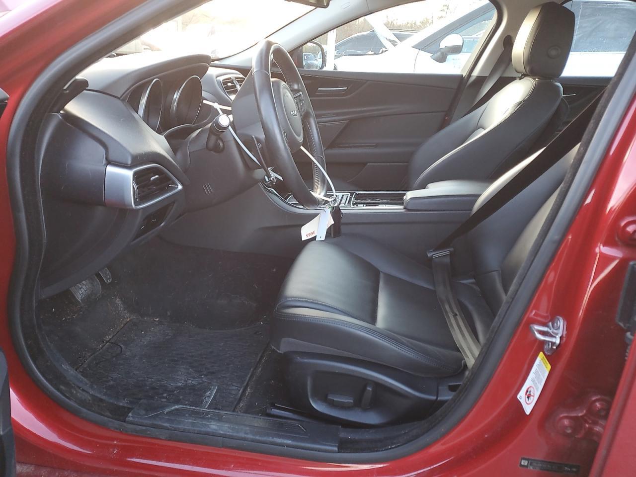2018 Jaguar Xe Premium - Фото 7