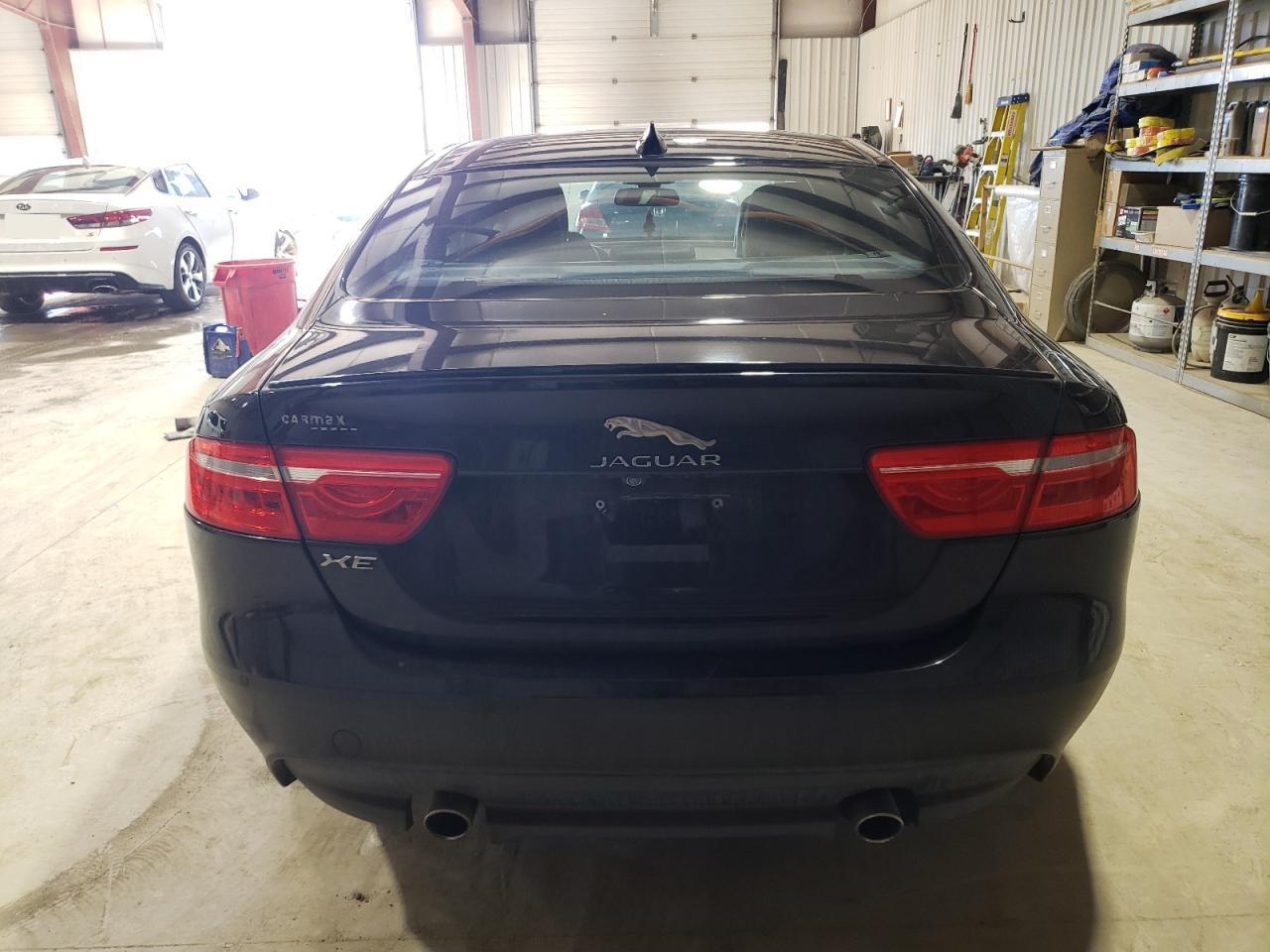 2017 Jaguar Xe - Image 6