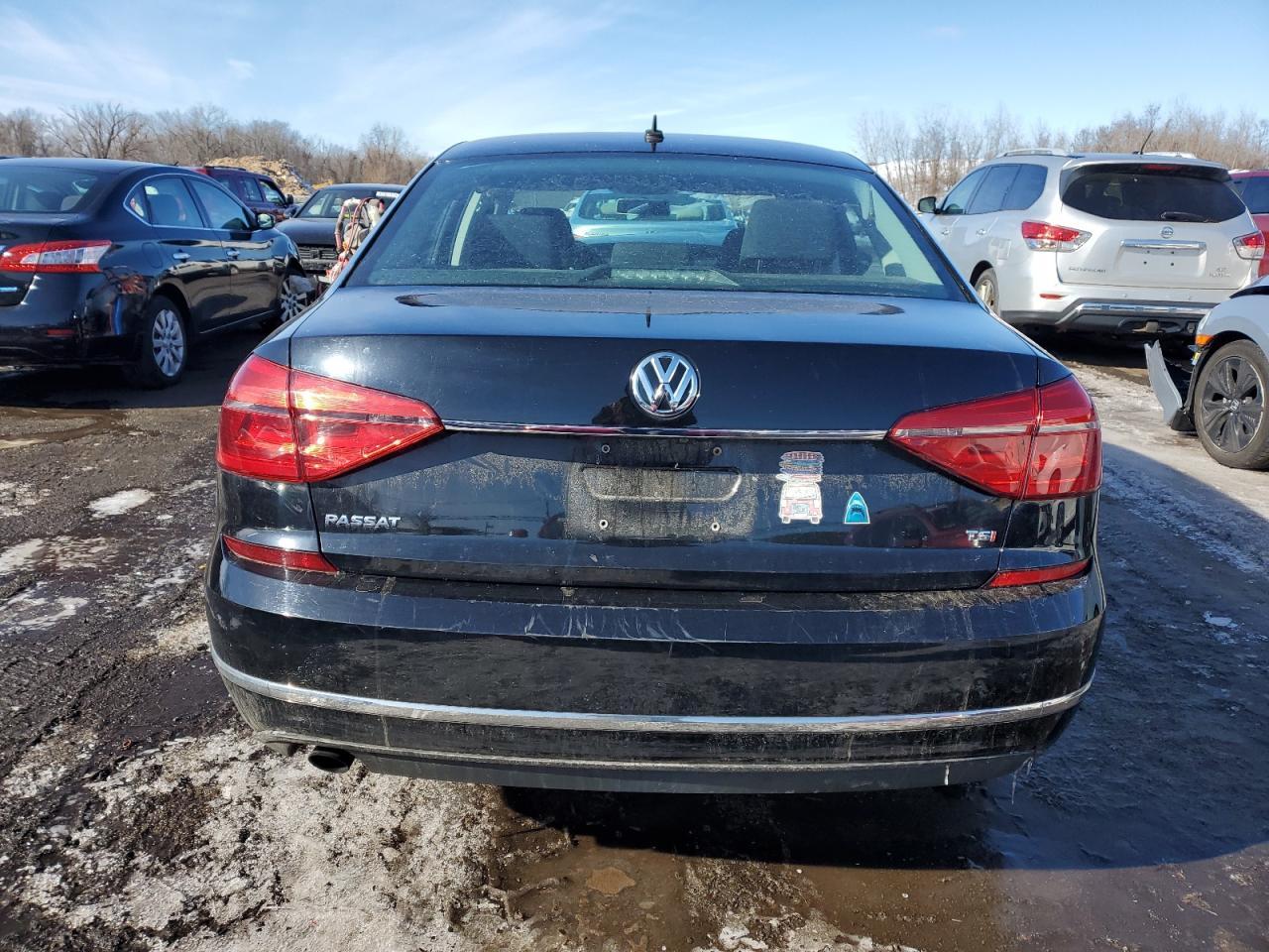 2016 Volkswagen Passat S - Фото 6