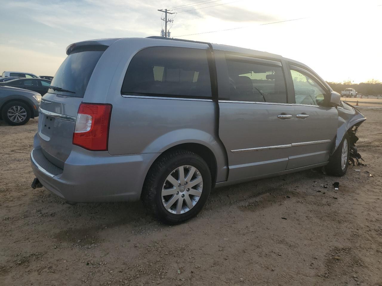 2016 Chrysler Town & Country Touring - Фото 5