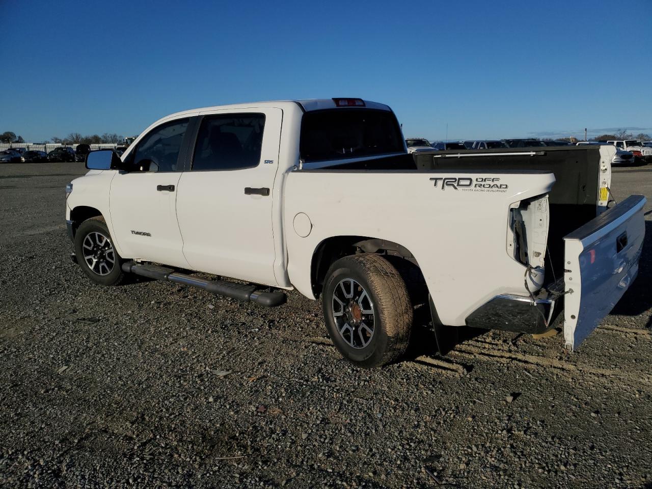 2014 Toyota Tundra Crewmax Sr5 - Image 2