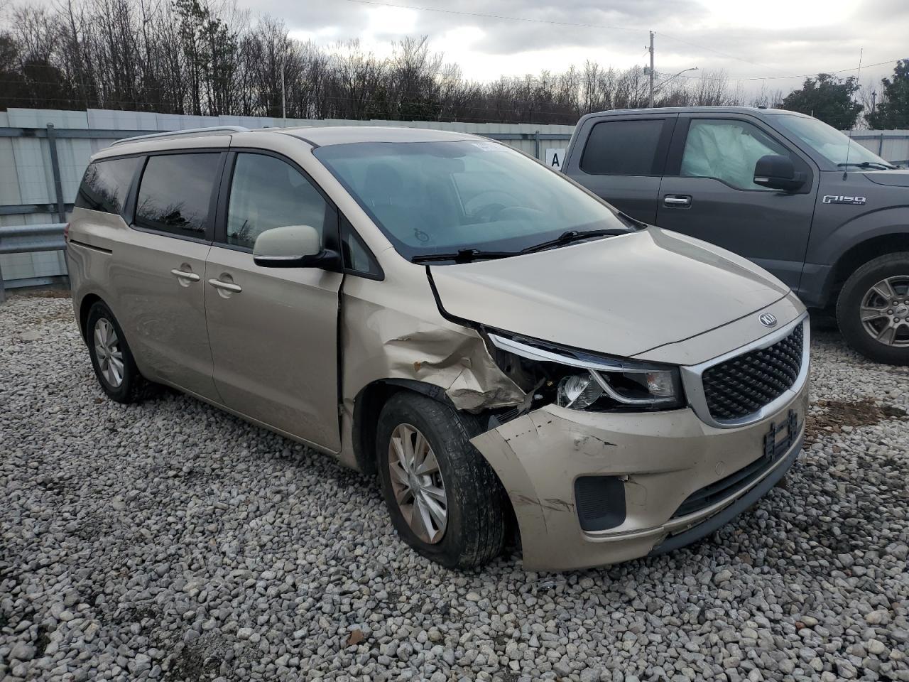 2015 Kia Sedona Lx - Image 4