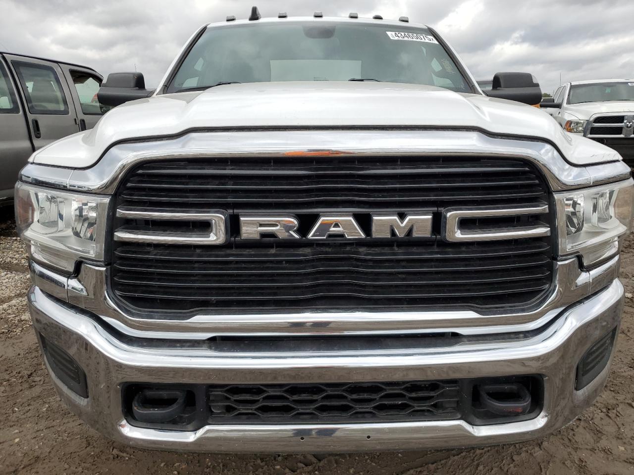 2021 Ram 3500 Big Horn - Фото 5