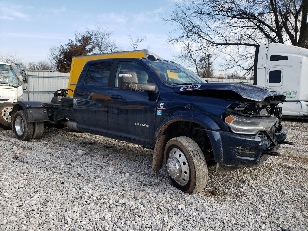 2024 Ram 5500 - Image 4