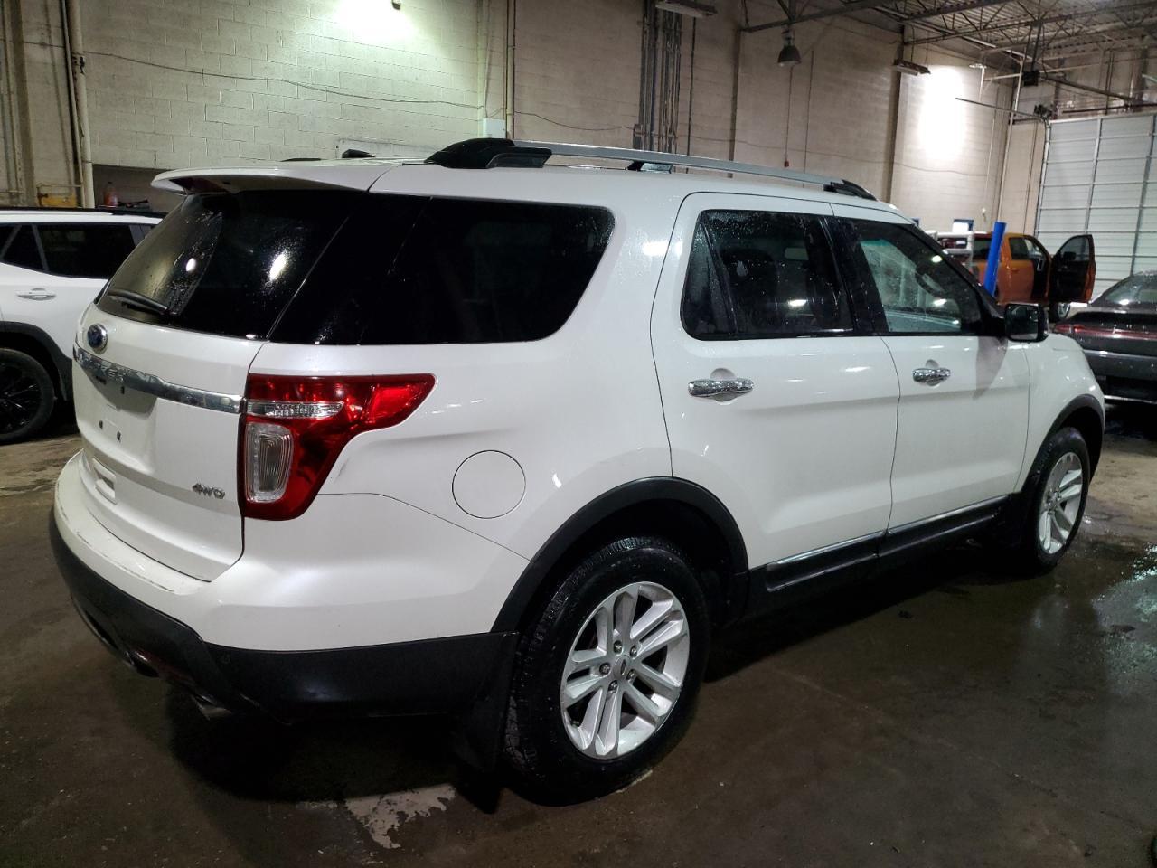 2014 Ford Explorer Xlt - Фото 3