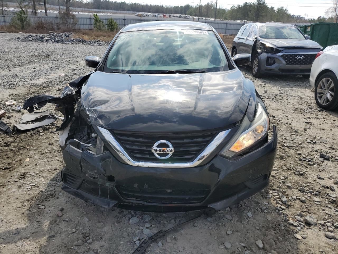 2017 Nissan Altima 2.5 - Image 5