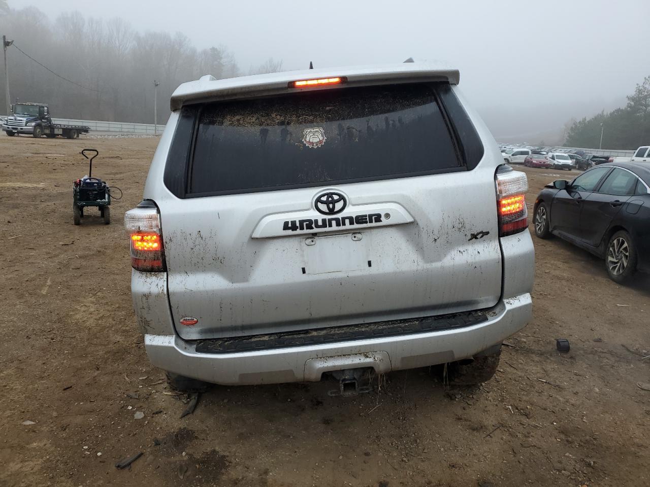 2018 Toyota 4Runner Sr5 - Image 6