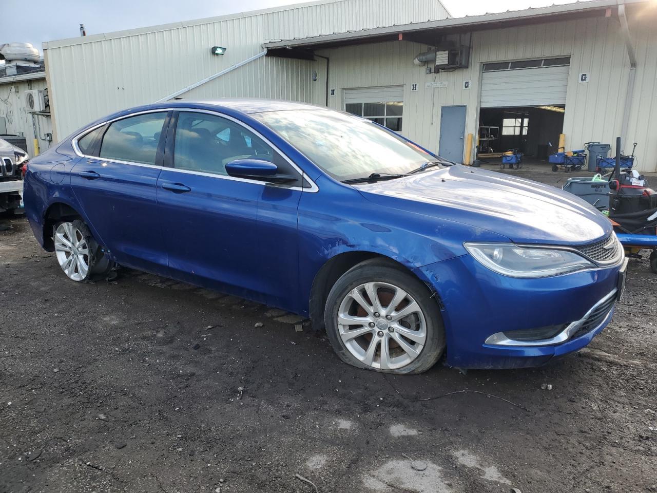 2015 Chrysler 200 Limited - Image 4