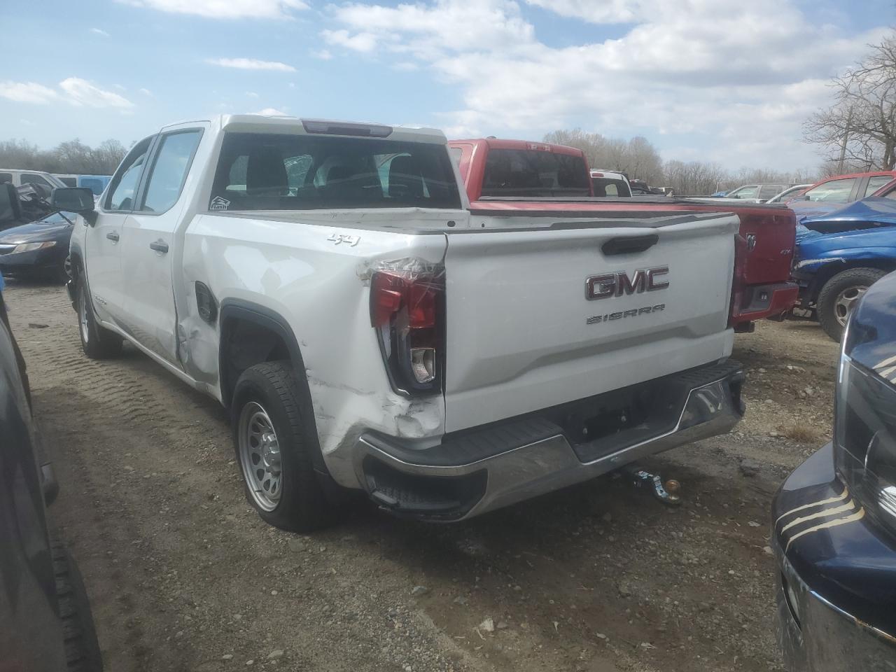 2024 GMC Sierra K1500 - Image 2