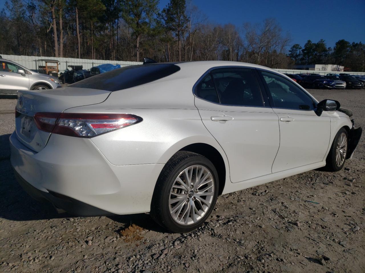 2019 Toyota Camry Xse - Фото 3