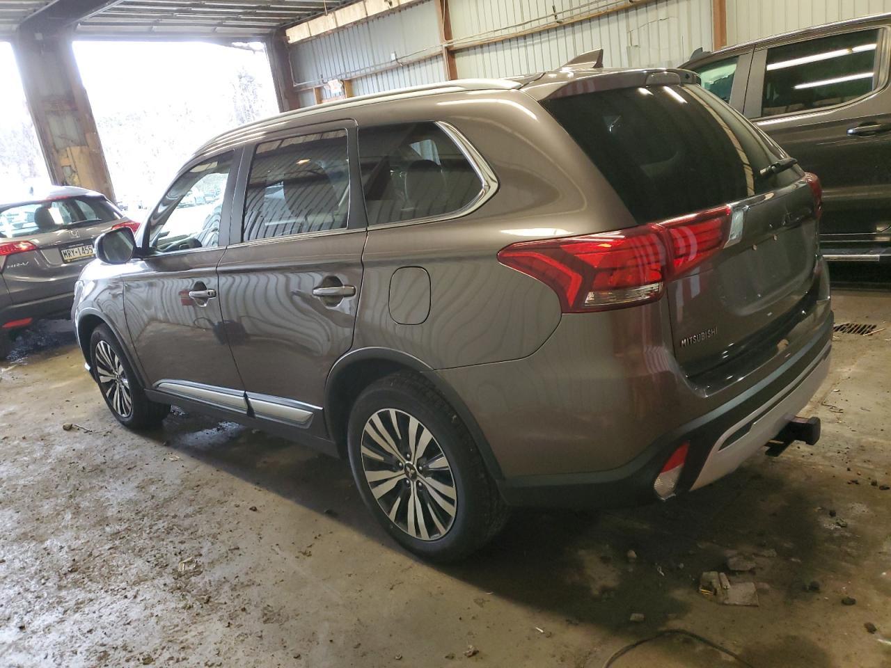 2019 Mitsubishi Outlander Se - Фото 2