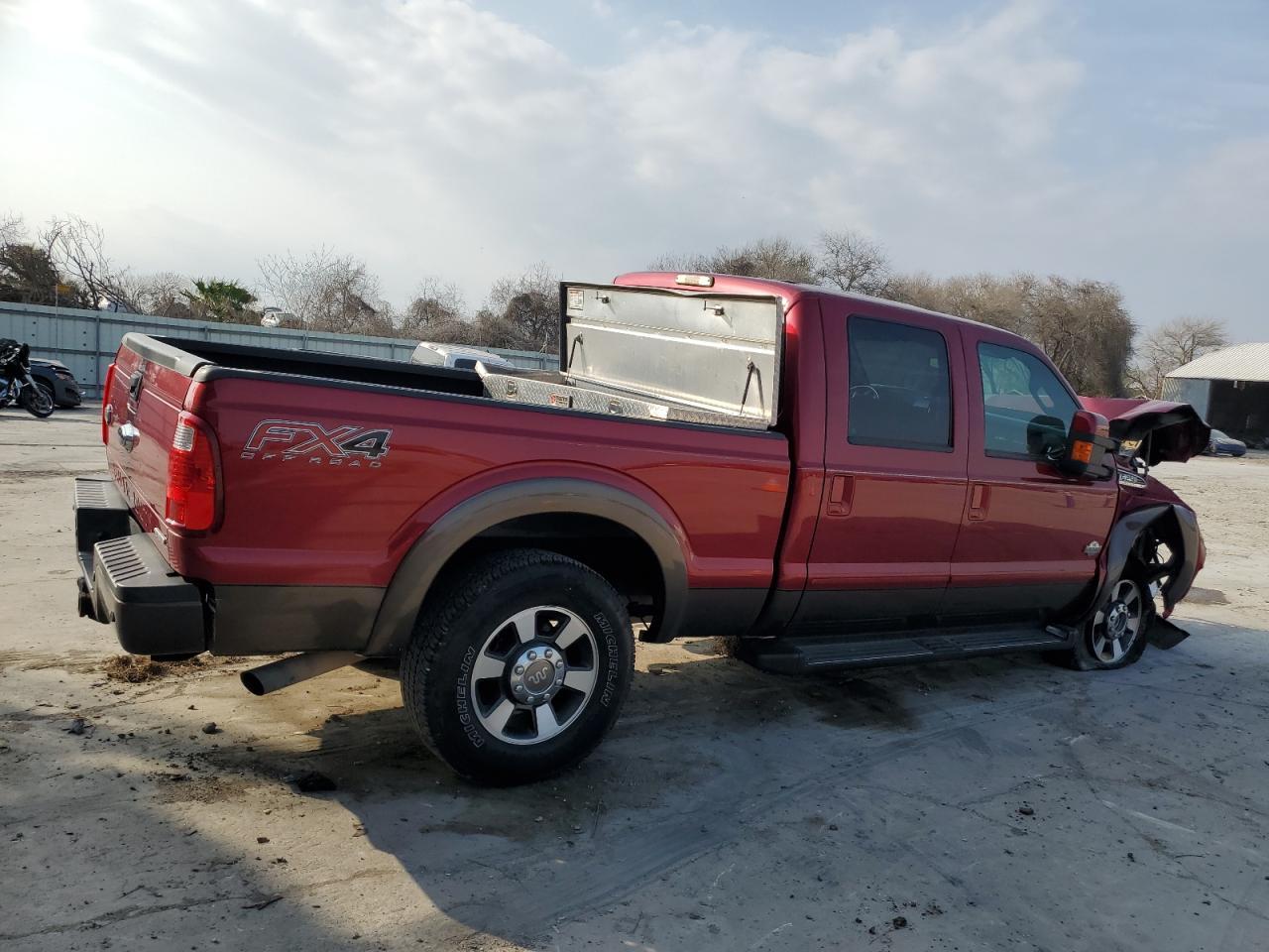 2015 Ford F250 Super Duty - Image 3