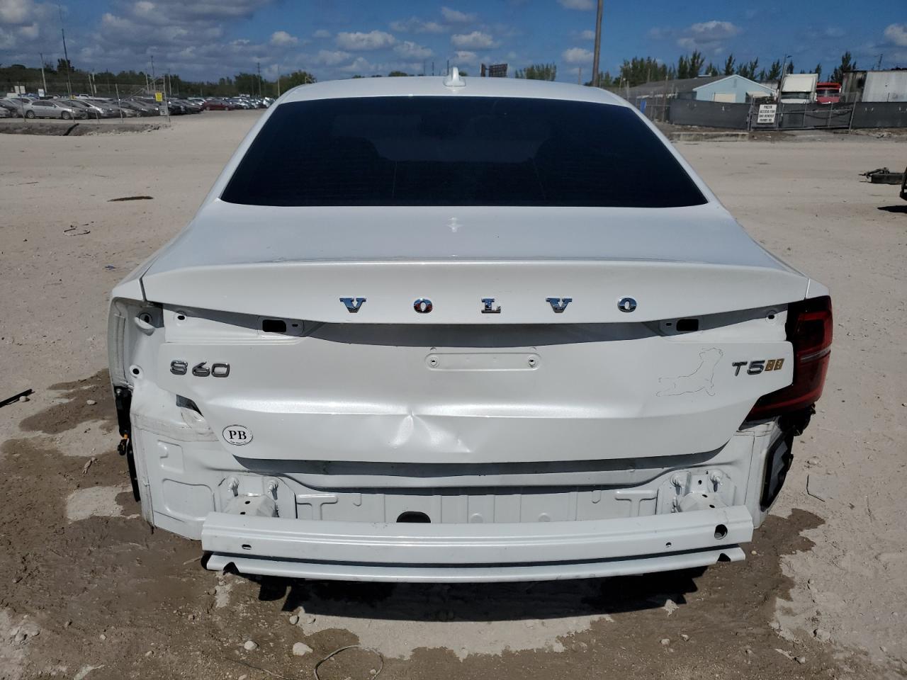 2020 Volvo S60 T5 R-Design - Фото 6