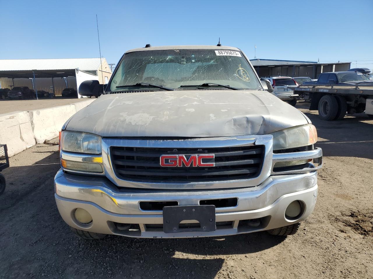 2005 GMC Sierra K1500 Heavy Duty - Image 5