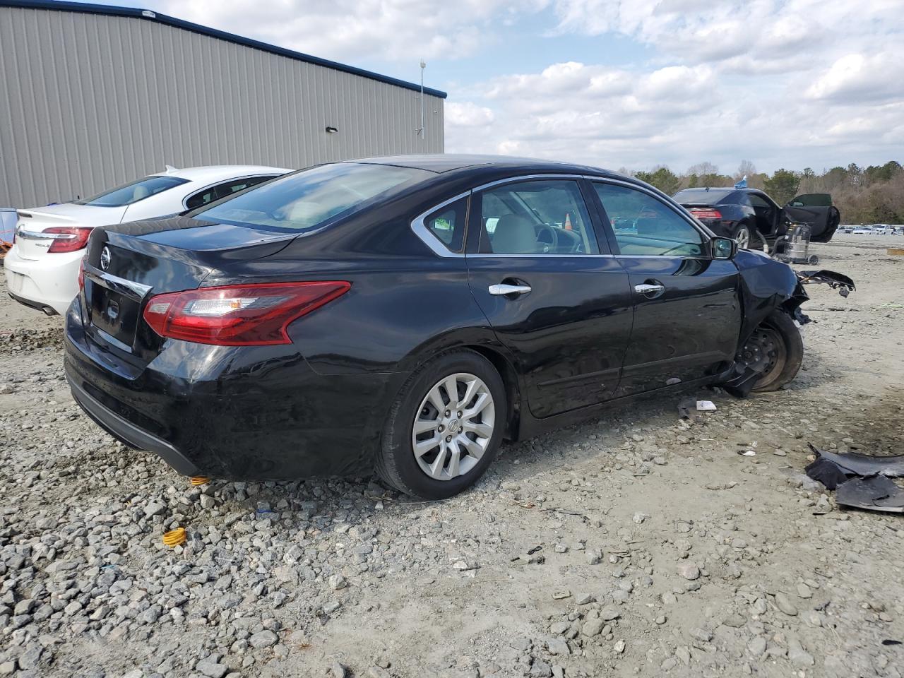 2017 Nissan Altima 2.5 - Image 3