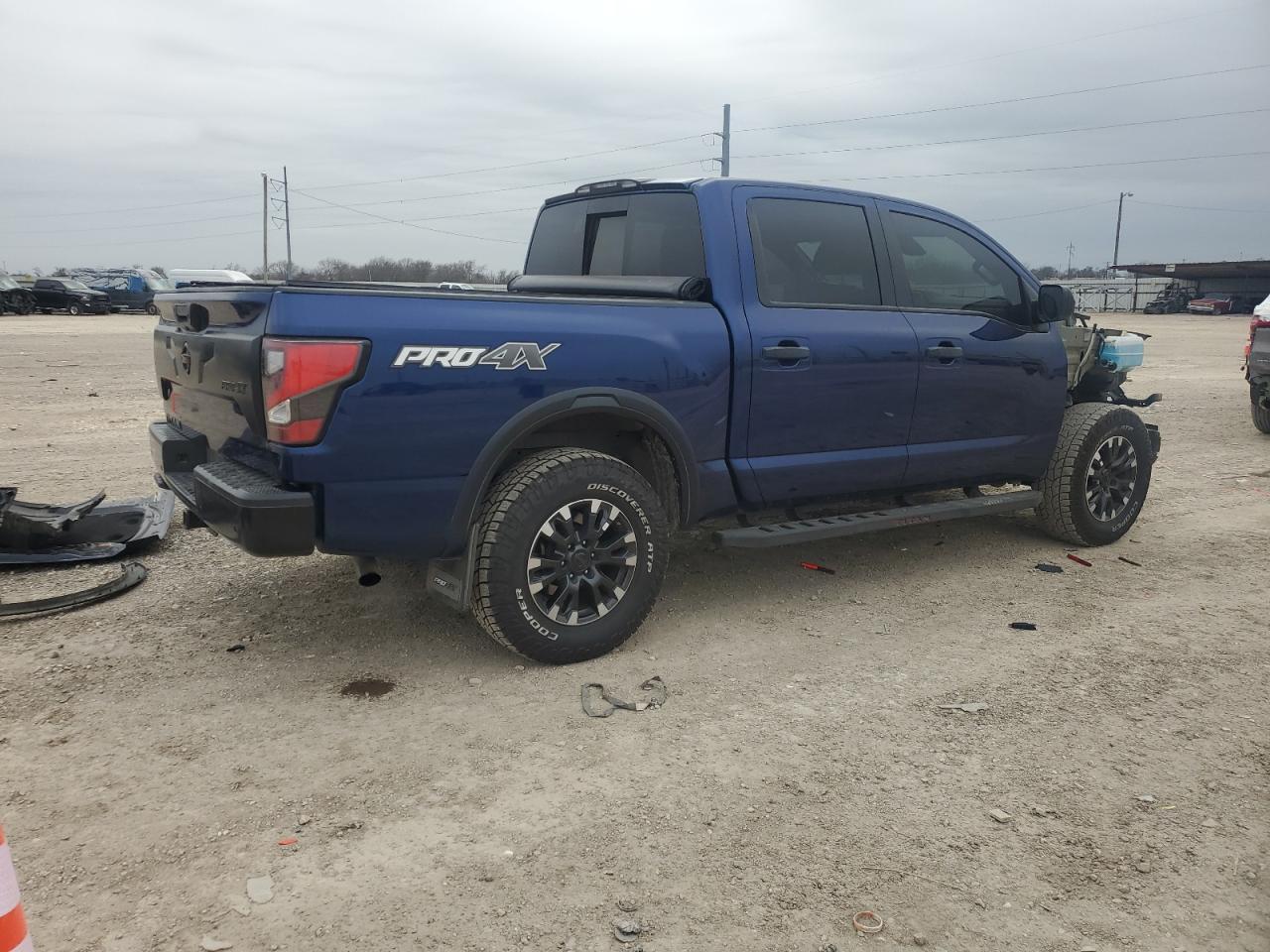 2021 Nissan Titan Sv - Image 3