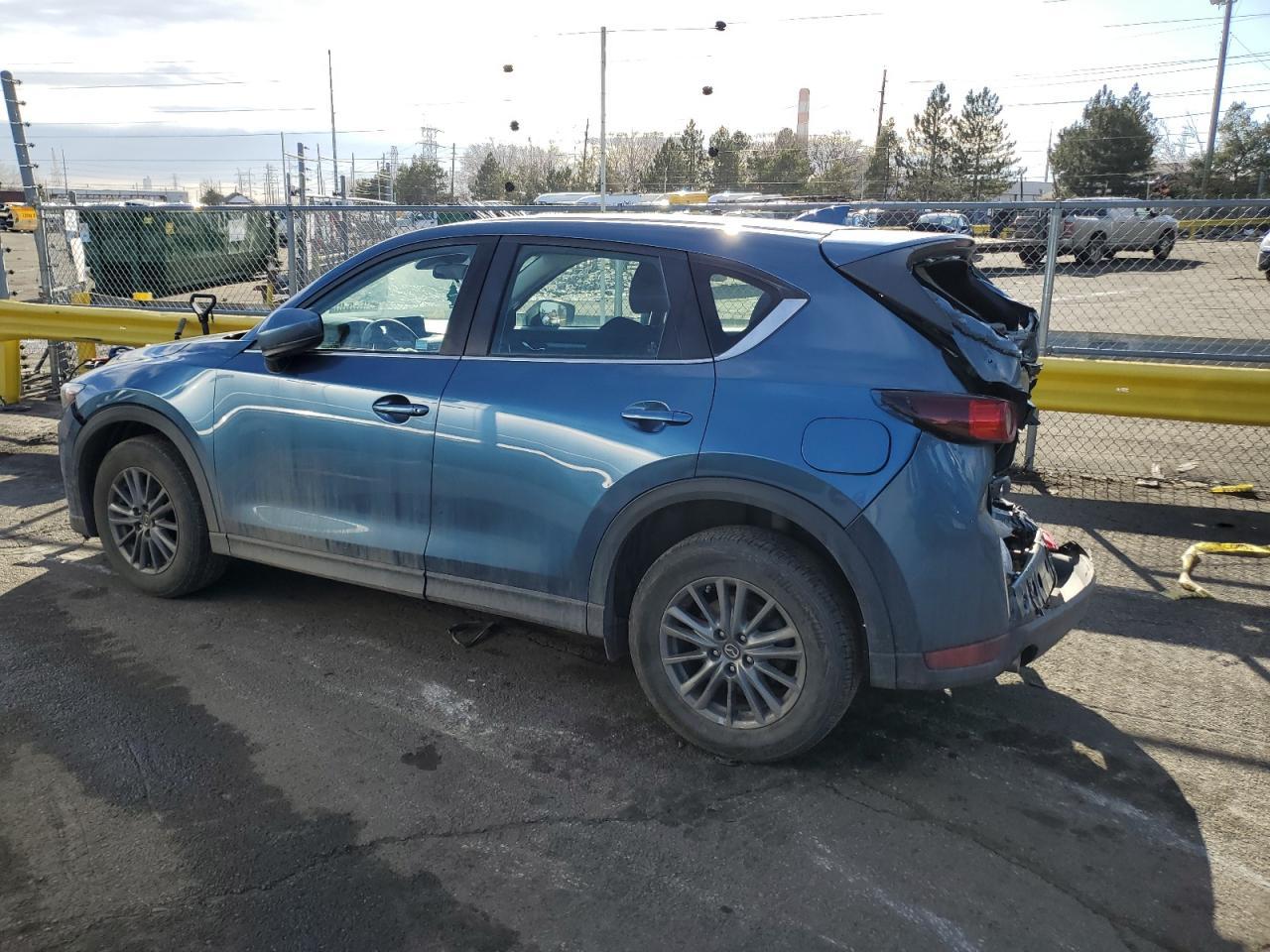 2017 Mazda Cx-5 Sport - Image 2