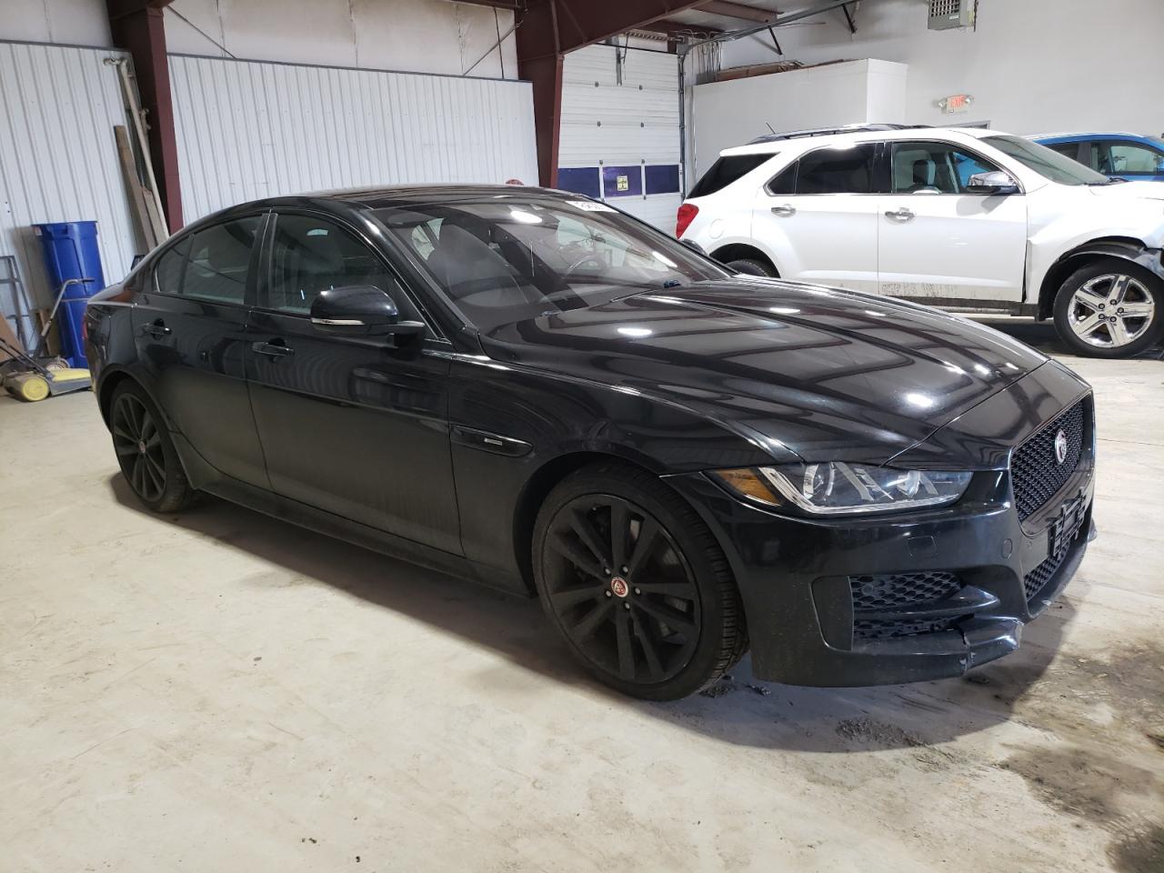 2017 Jaguar Xe - Image 4