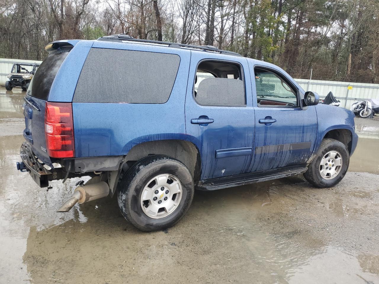 2011 Chevrolet Tahoe C1500 Ls - Image 3