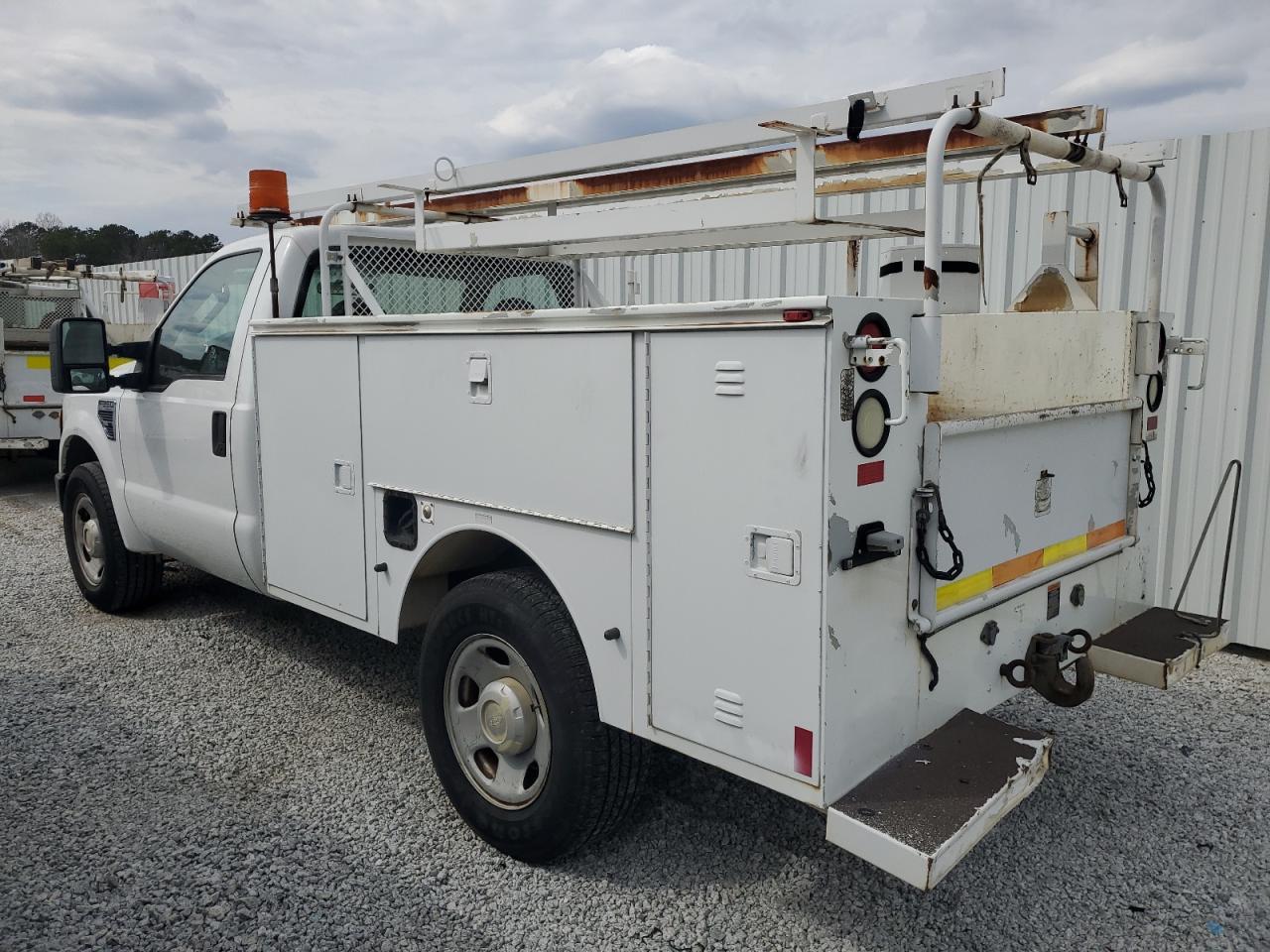 2008 Ford F350 Srw Super Duty - Image 2