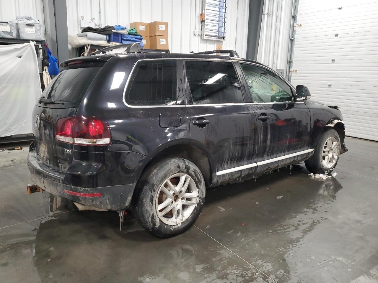2010 Volkswagen Touareg Tdi - Image 3