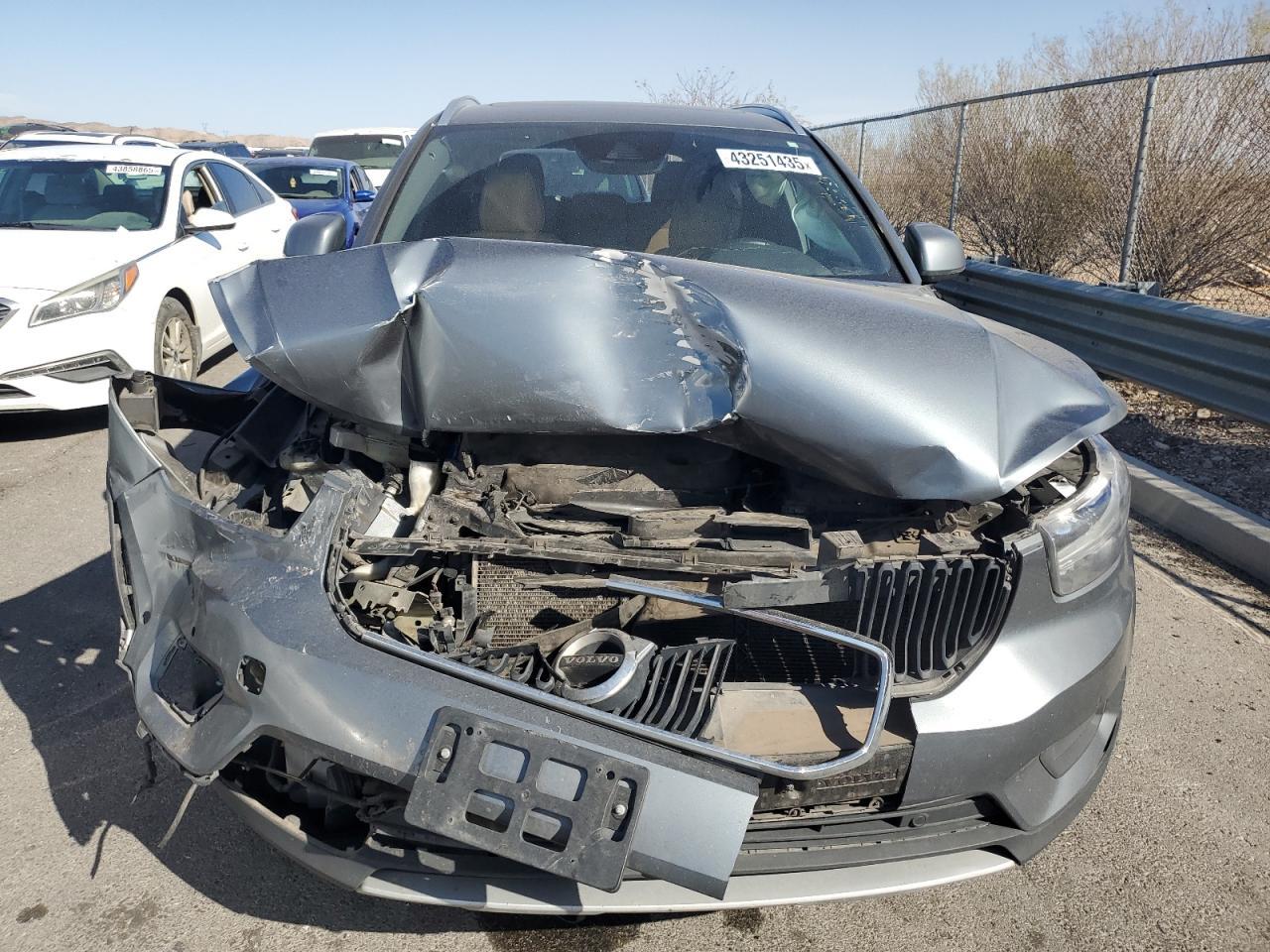 2019 Volvo Xc40 T5 Momentum - Фото 5