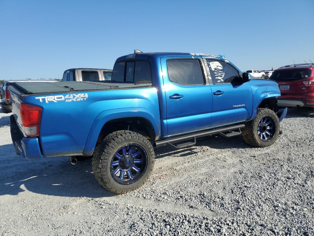 2016 Toyota Tacoma Double Cab - Image 3