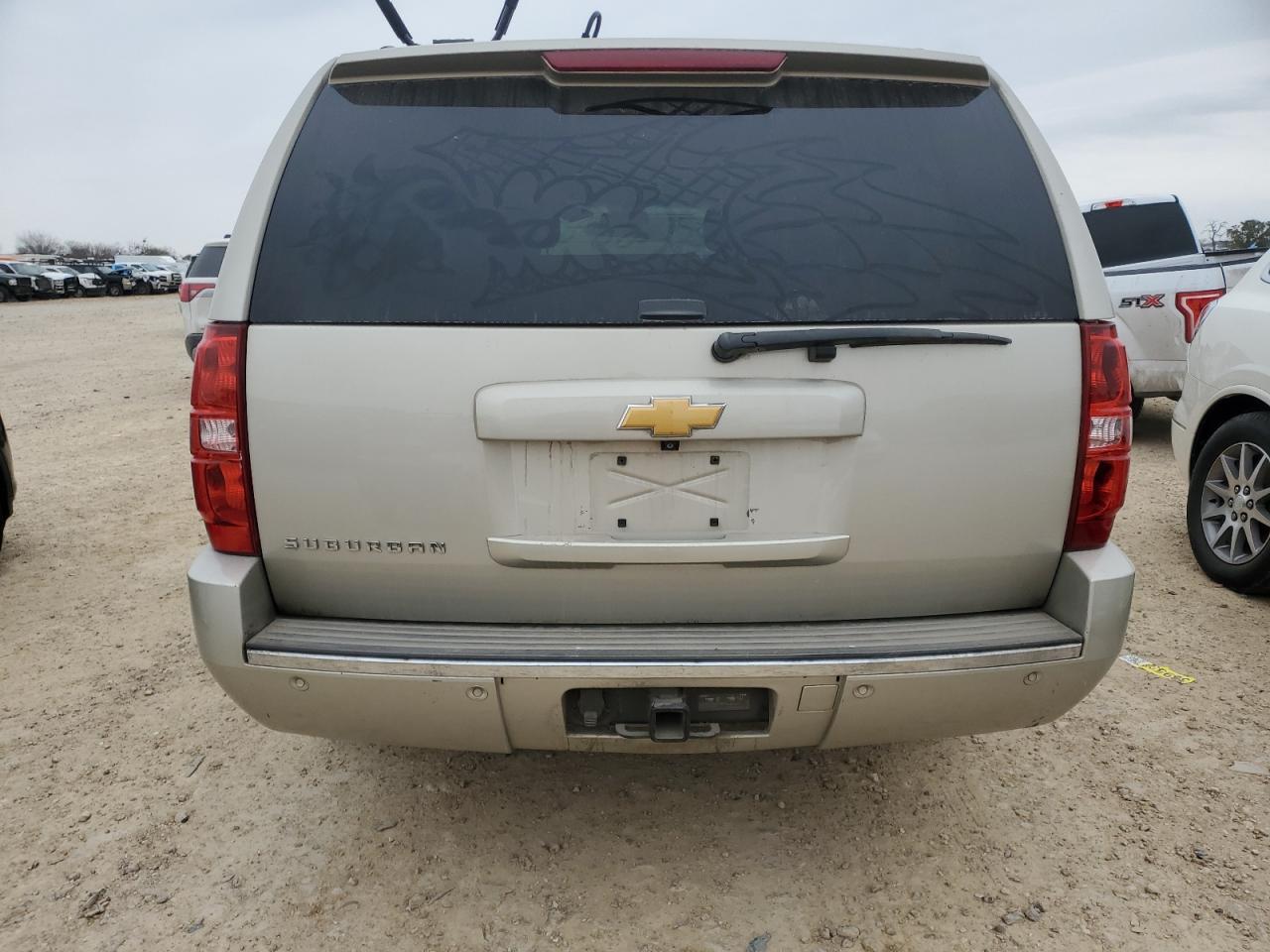 2013 Chevrolet Suburban K1500 Ltz - Image 6