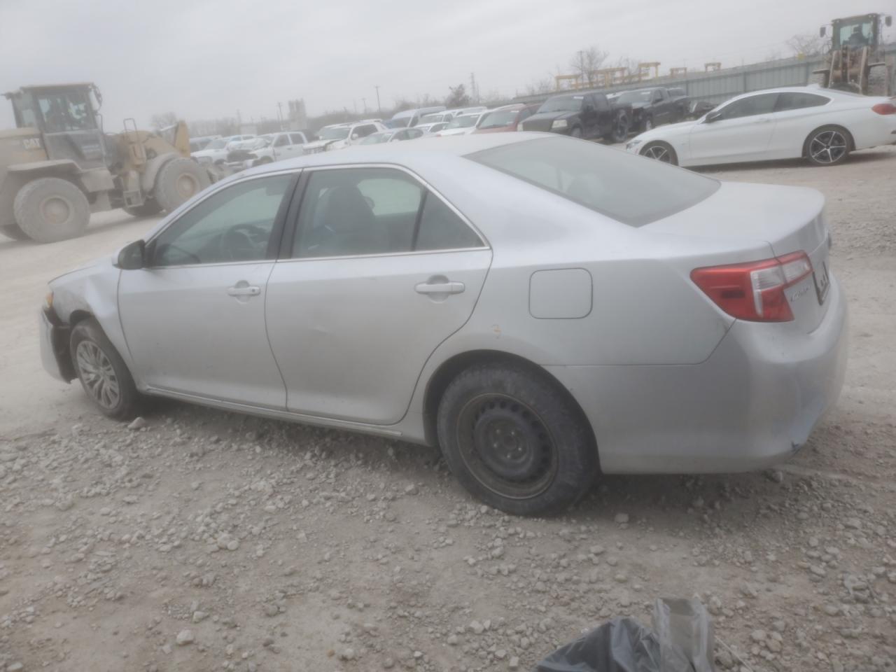 2012 Toyota Camry Base - Фото 2